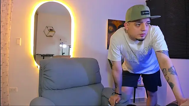 Snapshot of alejandro_calderon1 chatting on 02.06.26 alejandro calderon1 online show from 02.06.26