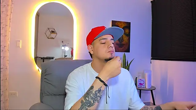 Snapshot of alejandro_calderon1 chatting on 02.10.26 alejandro calderon1 online show from 02.10.26