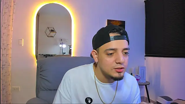 Snapshot of alejandro_calderon1 chatting on 02.17.26 alejandro calderon1 online show from 02.17.26