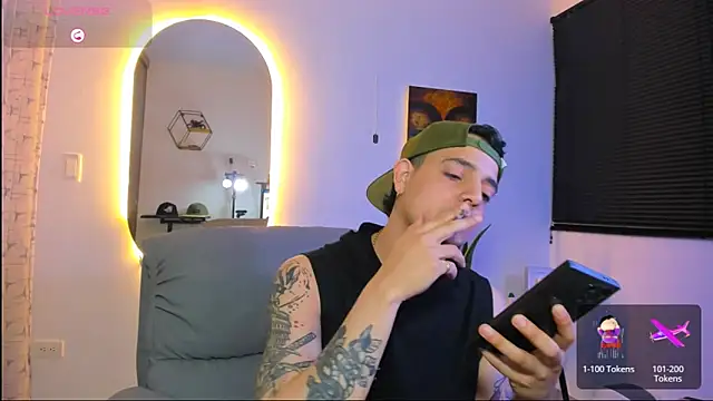 Snapshot of alejandro_calderon1 chatting on 02.20.26 alejandro calderon1 online show from 02.20.26