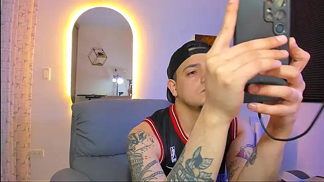 Snapshot of alejandro_calderon1 chatting on 02.23.26 alejandro calderon1 online show from 02.23.26