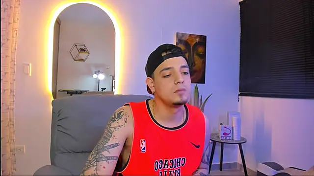 Snapshot of alejandro_calderon1 chatting on 02.25.26 alejandro calderon1 online show from 02.25.26