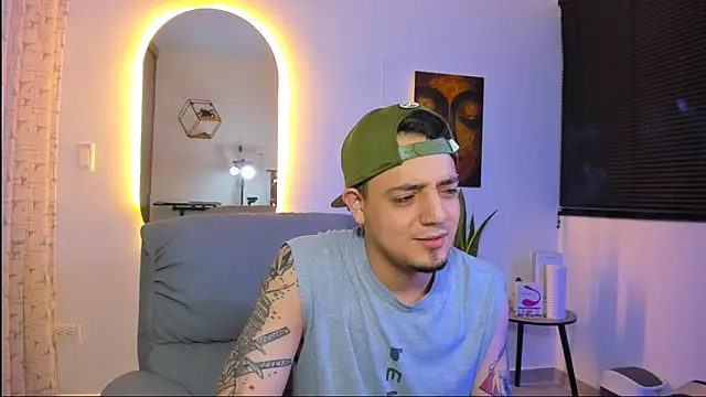 Snapshot of alejandro_calderon1 chatting on 02.26.26 alejandro calderon1 online show from 02.26.26