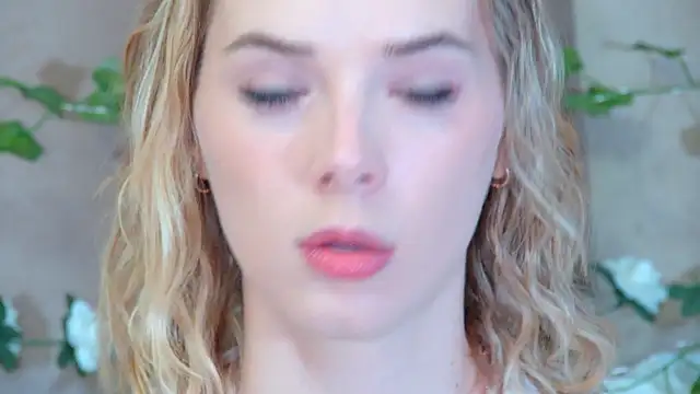 Snapshot of GentleRossi chatting on 04.29.26 GentleRossi online show from 04.29.26