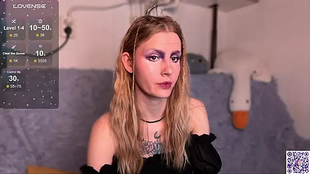 Chanel Gill online show from 10.26.25