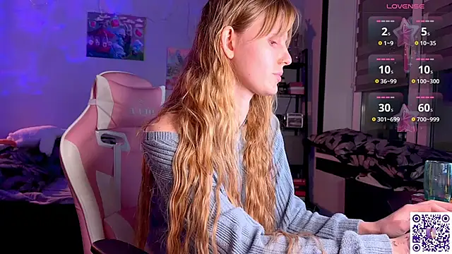 Chanel Gill online show from 04.06.26