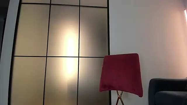 Snapshot of Lunaonekiss chatting on 10.13.25 Lunaonekiss online show from 10.13.25