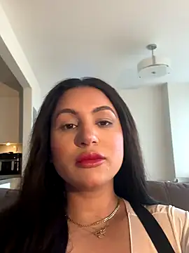 MeghanXO online show from 10.31.25