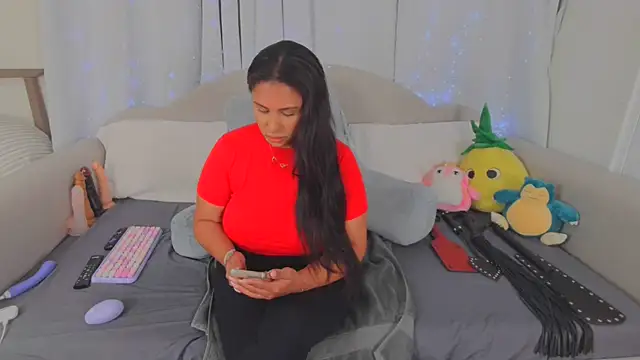 Snapshot of MeghanXO chatting on 06.18.26 MeghanXO online show from 06.18.26