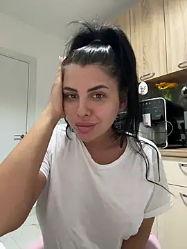 Snapshot of Scarlett-Dream chatting on 05.18.26 Scarlett-Dream online show from 05.18.26