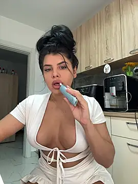 Snapshot of Scarlett-Dream chatting on 07.28.26 Scarlett-Dream online show from 07.28.26