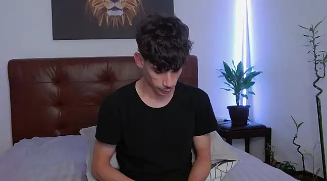 Snapshot of DanielCrush1 chatting on 02.14.25 DanielCrush1 online show from 02.14.25