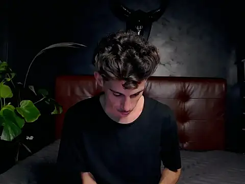 Snapshot of DanielCrush1 chatting on 10.29.25 DanielCrush1 online show from 10.29.25