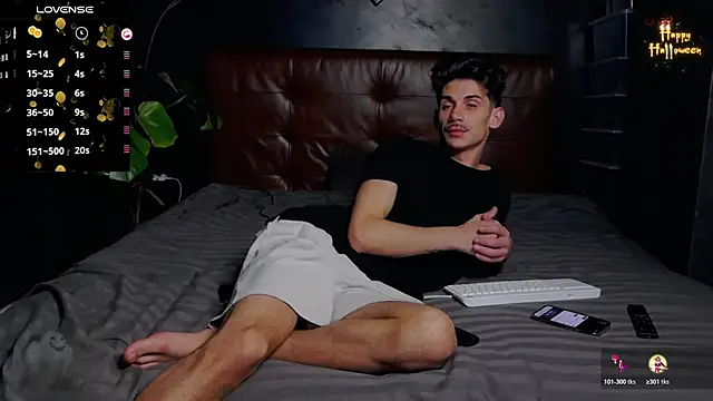 Snapshot of DanielCrush1 chatting on 10.30.25 DanielCrush1 online show from 10.30.25