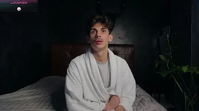 Snapshot of DanielCrush1 chatting on 11.16.25 DanielCrush1 online show from 11.16.25