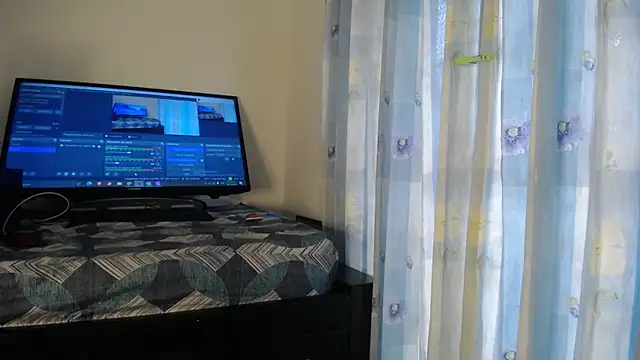 Snapshot of eolicasex chatting on 12.20.24 eolicasex online show from 12.20.24