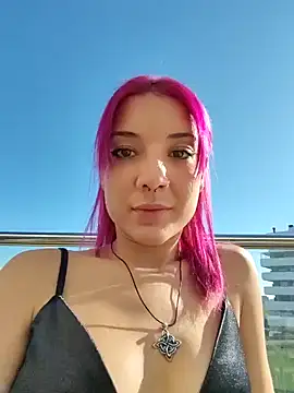 Snapshot of KarlaLuar_ chatting on 12.21.24 KarlaLuar online show from 12.21.24