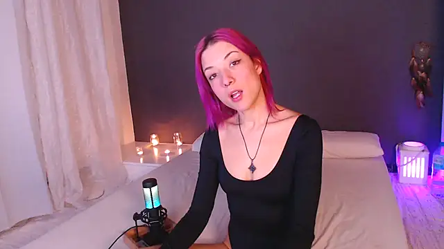 Snapshot of KarlaLuar_ chatting on 01.28.25 KarlaLuar online show from 01.28.25