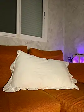 KarlaLuar  online show from 11.18.25