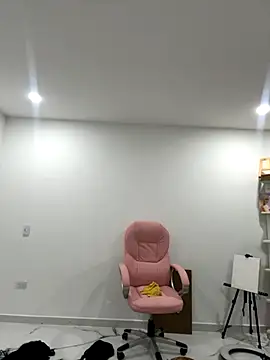 stormyy  online show from 10.24.25