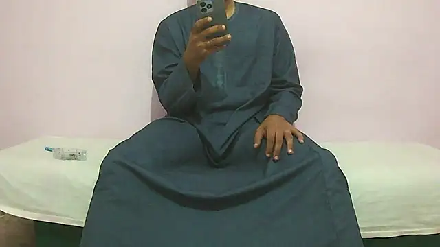 Snapshot of foxsanSs chatting on 10.05.25 foxsanSs online show from 10.05.25