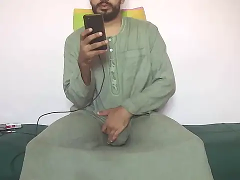 Snapshot of foxsanSs chatting on 11.17.25 foxsanSs online show from 11.17.25