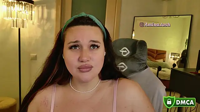 AminaCharm online show from 01.11.25
