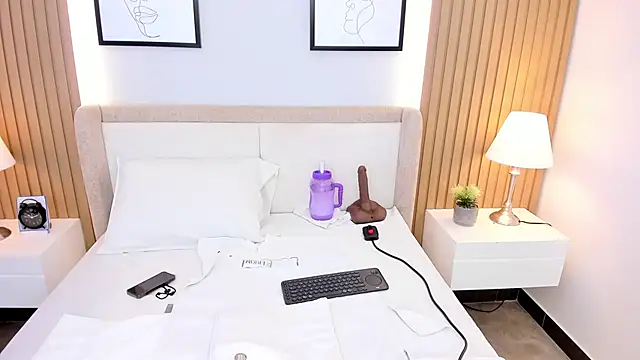 Snapshot of bounce_katty chatting on 03.04.26 bounce katty online show from 03.04.26