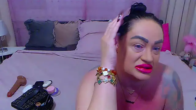 BustyVicky online show from 10.22.25