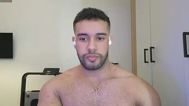 izaak lover online show from 01.03.25