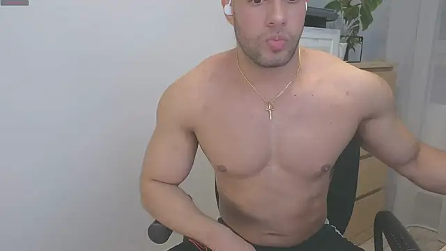 izaak lover online show from 02.13.25