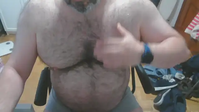 Snapshot of mikeyhotbear chatting on 06.04.26 mikeyhotbear online show from 06.04.26