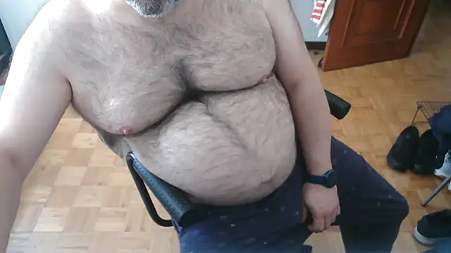 Snapshot of mikeyhotbear chatting on 06.10.26 mikeyhotbear online show from 06.10.26