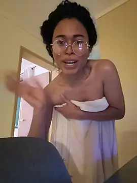 GabriSaenz online show from 12.22.24