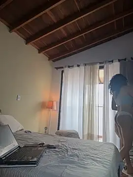 GabriSaenz online show from 10.21.25