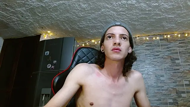 Snapshot of omar_alurba chatting on 09.27.25 omar alurba online show from 09.27.25