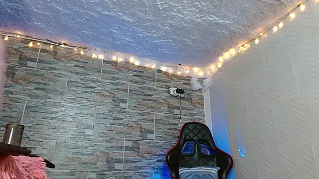 Snapshot of omar_alurba chatting on 10.07.25 omar alurba online show from 10.07.25