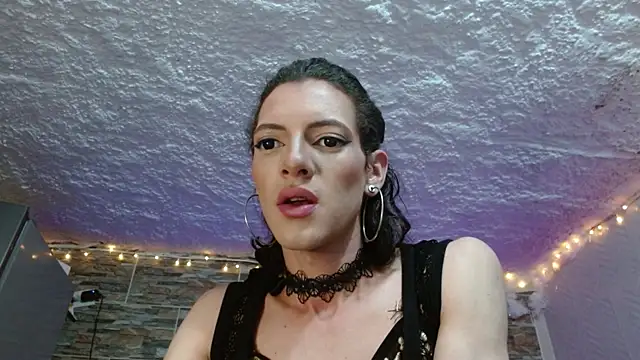 Snapshot of omar_alurba chatting on 10.08.25 omar alurba online show from 10.08.25