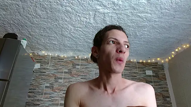 Snapshot of omar_alurba chatting on 10.17.25 omar alurba online show from 10.17.25