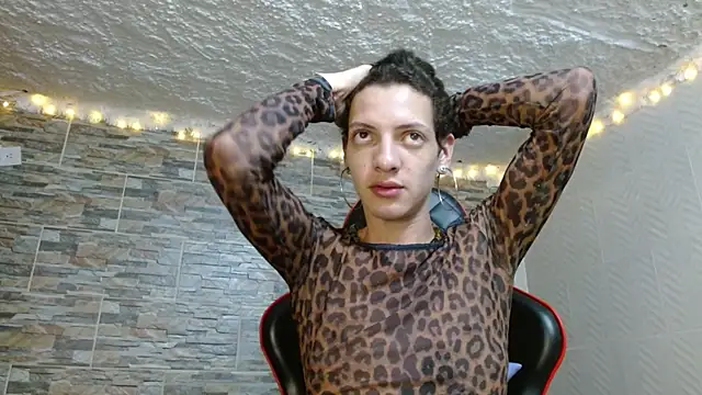 Snapshot of omar_alurba chatting on 10.19.25 omar alurba online show from 10.19.25