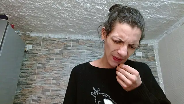 Snapshot of omar_alurba chatting on 10.23.25 omar alurba online show from 10.23.25