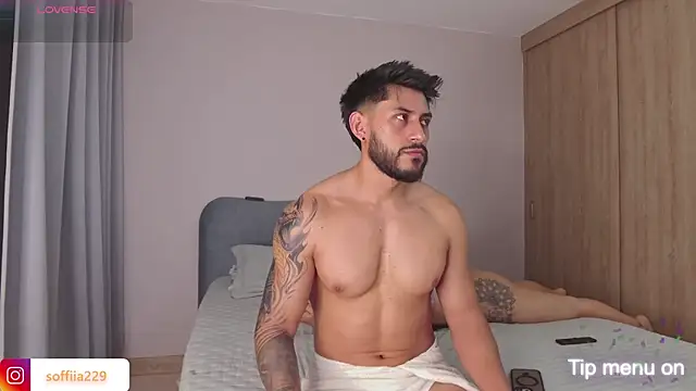 Snapshot of elbustamante chatting on 09.29.25 elbustamante online show from 09.29.25