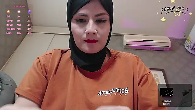 megan fox01 online show from 02.28.25