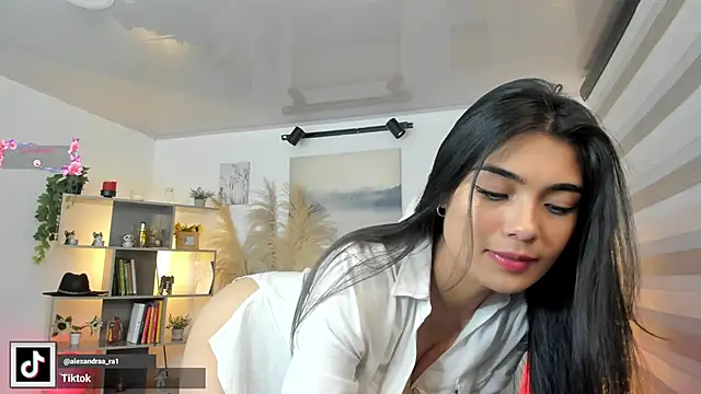 Alexandra ra online show from 12.04.24
