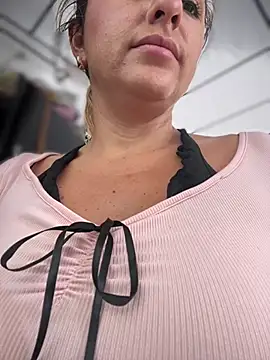 sammyqueenx21 online show from 01.30.25