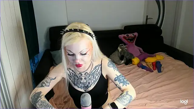 HelenGoat online show from 11.03.25