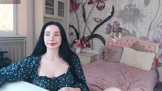 Snapshot of AliciaBow chatting on 10.30.25 AliciaBow online show from 10.30.25