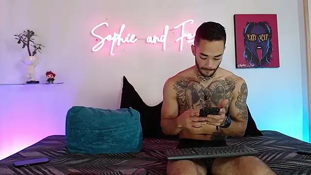 Snapshot of SophieFoxx17 chatting on 09.13.25 SophieFoxx17 online show from 09.13.25