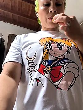 Snapshot of shelby_kutter chatting on 10.11.25 shelby kutter online show from 10.11.25