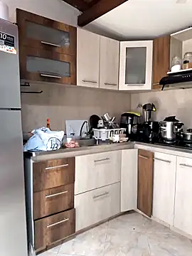 Snapshot of shelby_kutter chatting on 10.17.25 shelby kutter online show from 10.17.25